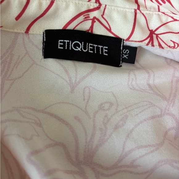 Etiquette Clothiers Red and Cream Floral Top - Picture 2 of 10